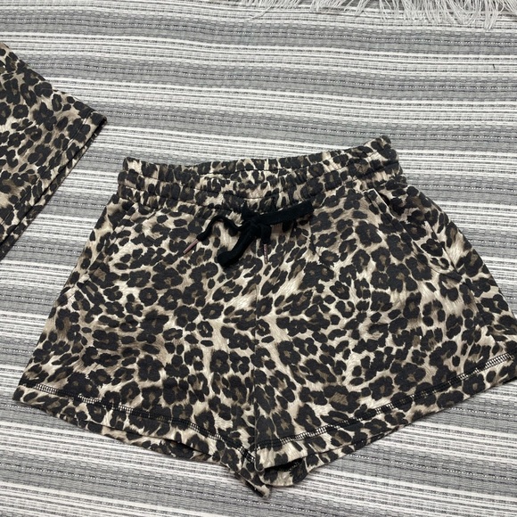 🤎🖤 Leopard Lounge Set 🖤🤎 - Picture 2 of 9